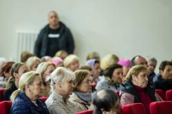 У нас состоялась приятная и конструктивная дискуссия о развитии пригородов муниципия Кишинев в зале, полном людей из Вадул-луй-Водэ.